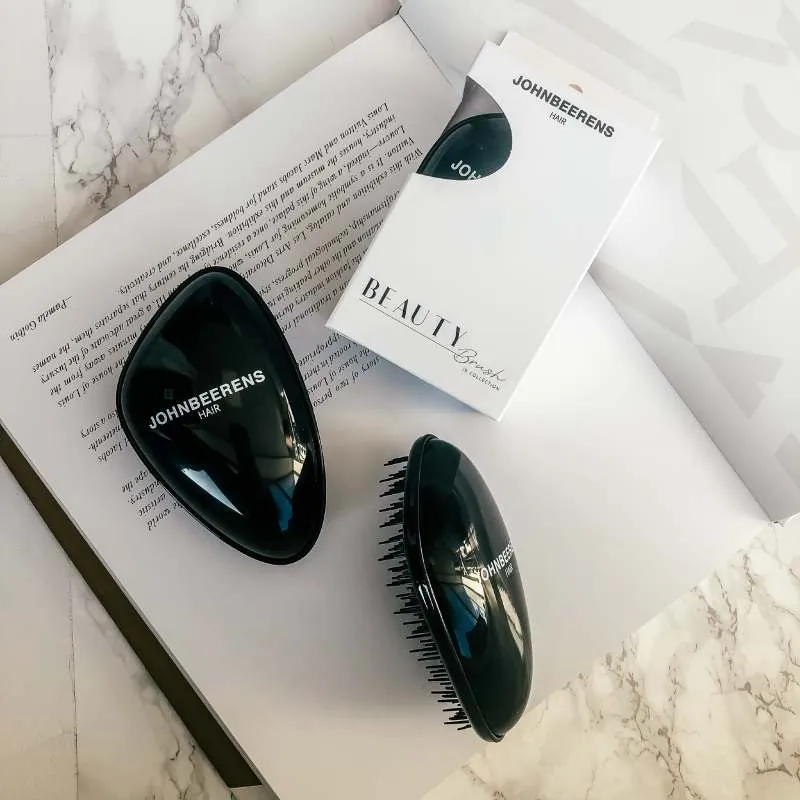 Detangler Beauty Brush by JohnBeerens.com